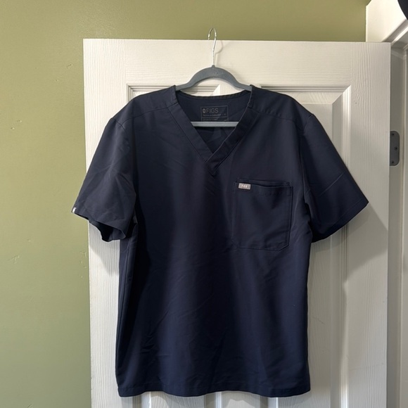 FIGS Scrubs Top - Picture 1 of 11